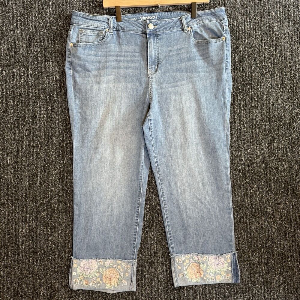 Westport Signature Fit Embroidered Crop Jeans Women’s Size 18W Light Wash Floral